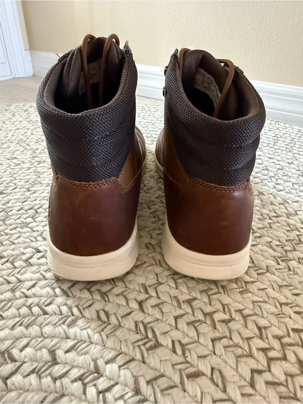 Timberland Men's Hoverlite Chestnut Brown Leather Boots with White Outsole